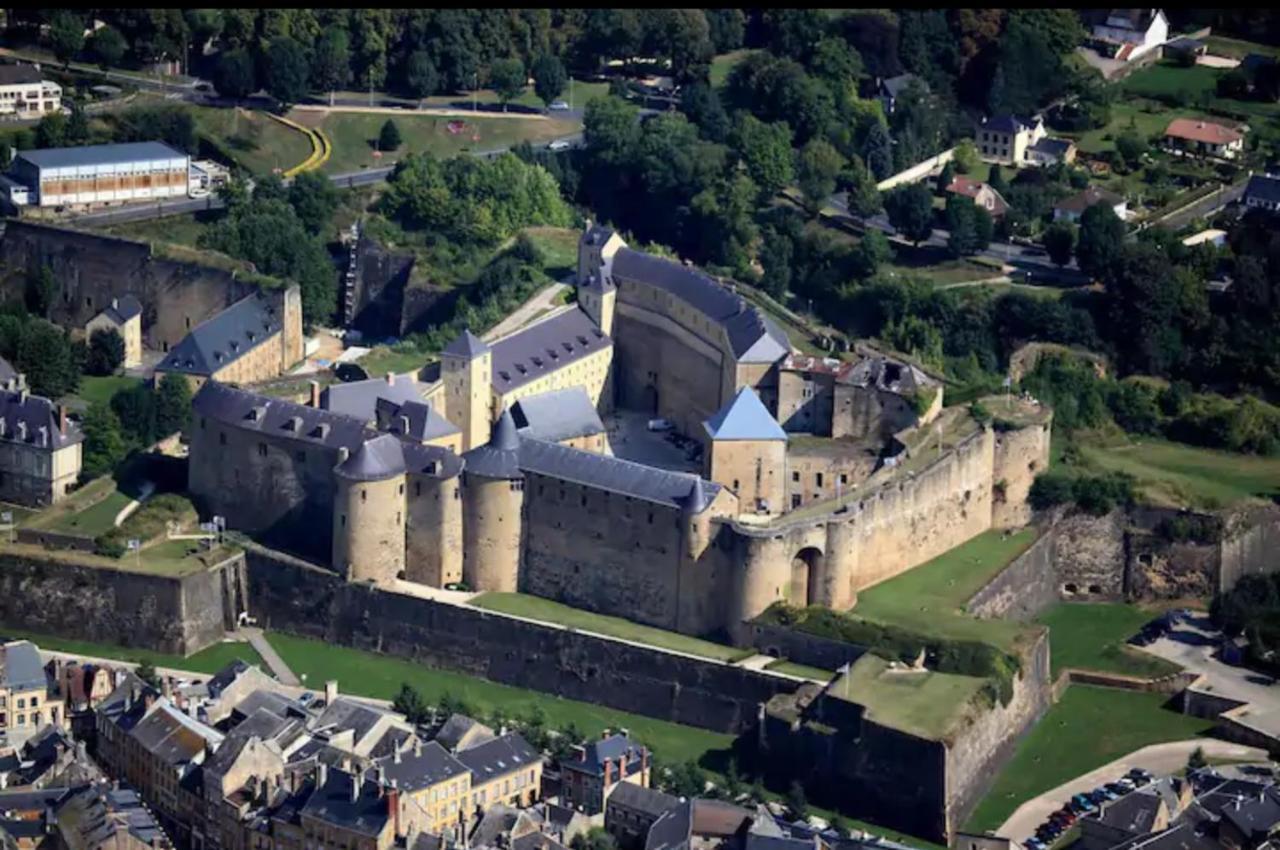 Appartement Spacieux Et Atypique Sedan Luaran gambar